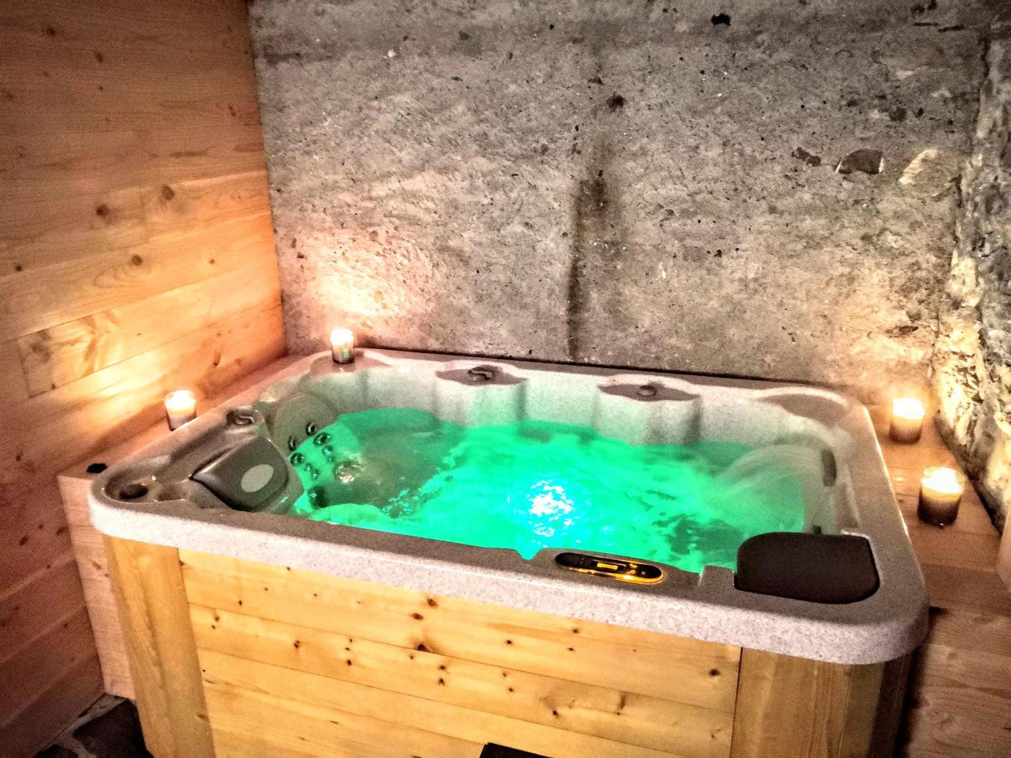 Chez Lucienne, Jacuzzi Et Sauna 萨莫安斯 外观 照片