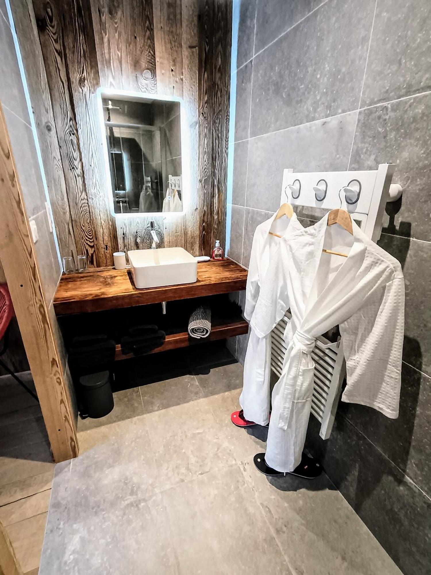 Chez Lucienne, Jacuzzi Et Sauna 萨莫安斯 外观 照片