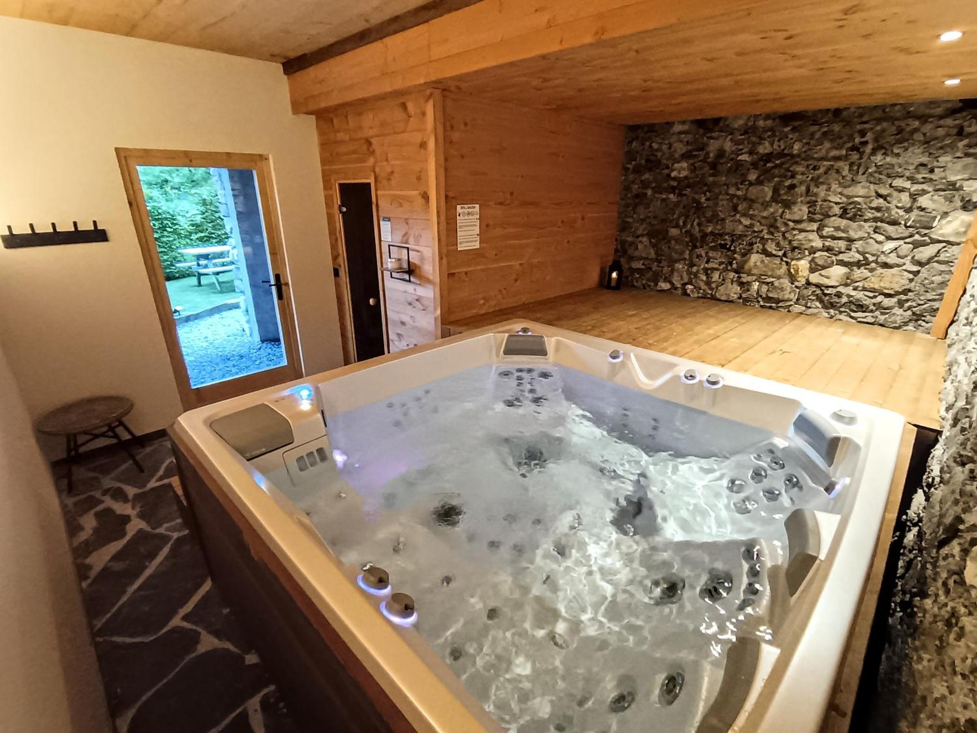 Chez Lucienne, Jacuzzi Et Sauna 萨莫安斯 外观 照片